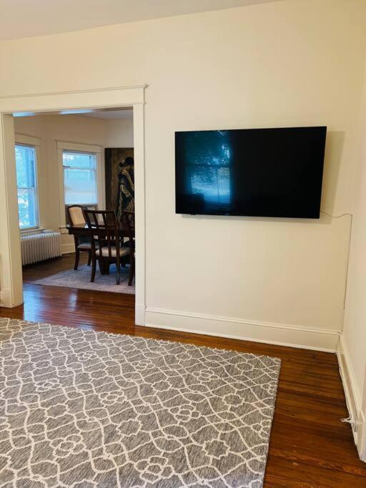 4 Bedroom Dc'S Best Location With Parking, Walk To Clarendon Metro, Shopping And Nightlife! Arlington Exterior photo
