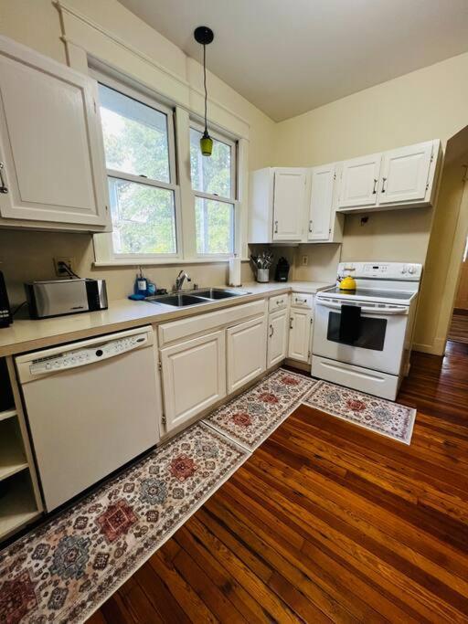 4 Bedroom Dc'S Best Location With Parking, Walk To Clarendon Metro, Shopping And Nightlife! Arlington Exterior photo