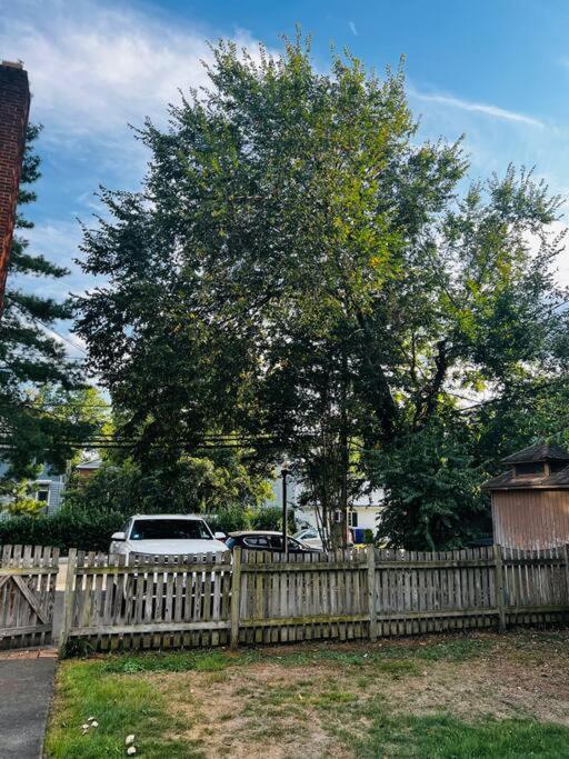 4 Bedroom Dc'S Best Location With Parking, Walk To Clarendon Metro, Shopping And Nightlife! Arlington Exterior photo