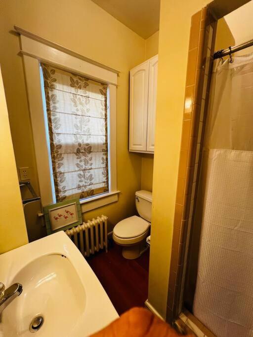 4 Bedroom Dc'S Best Location With Parking, Walk To Clarendon Metro, Shopping And Nightlife! Arlington Exterior photo